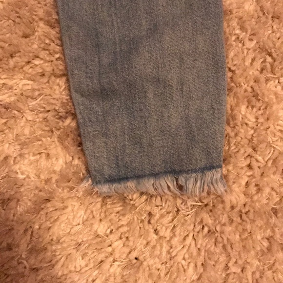 Buckle Light Wash Jeans - Picture 5 of 5